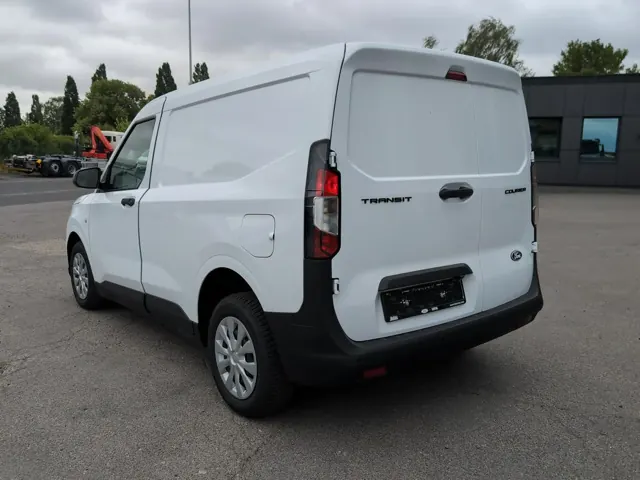 Ford Transit Courier 3 m³, achteraanzicht