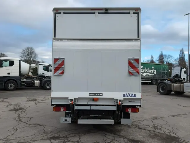 Iveco 20 m³, achteraanzicht met laadklep